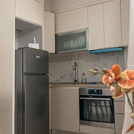 Lovely D18 Apartment